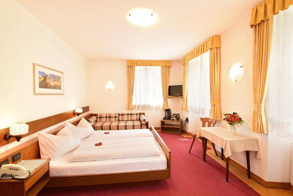 River Hotel Post К'єнес Екстер'єр фото